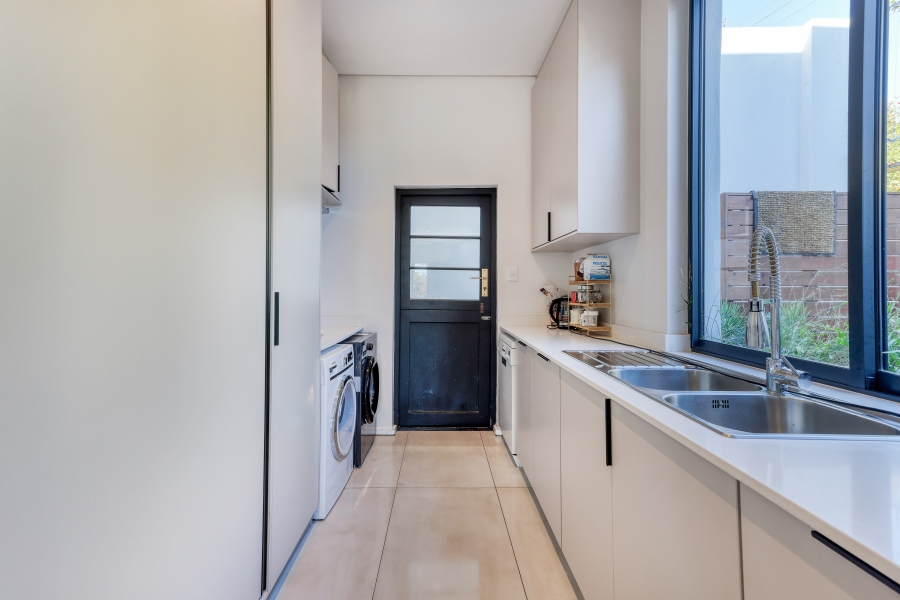 3 Bedroom Property for Sale in Sea Point Western Cape